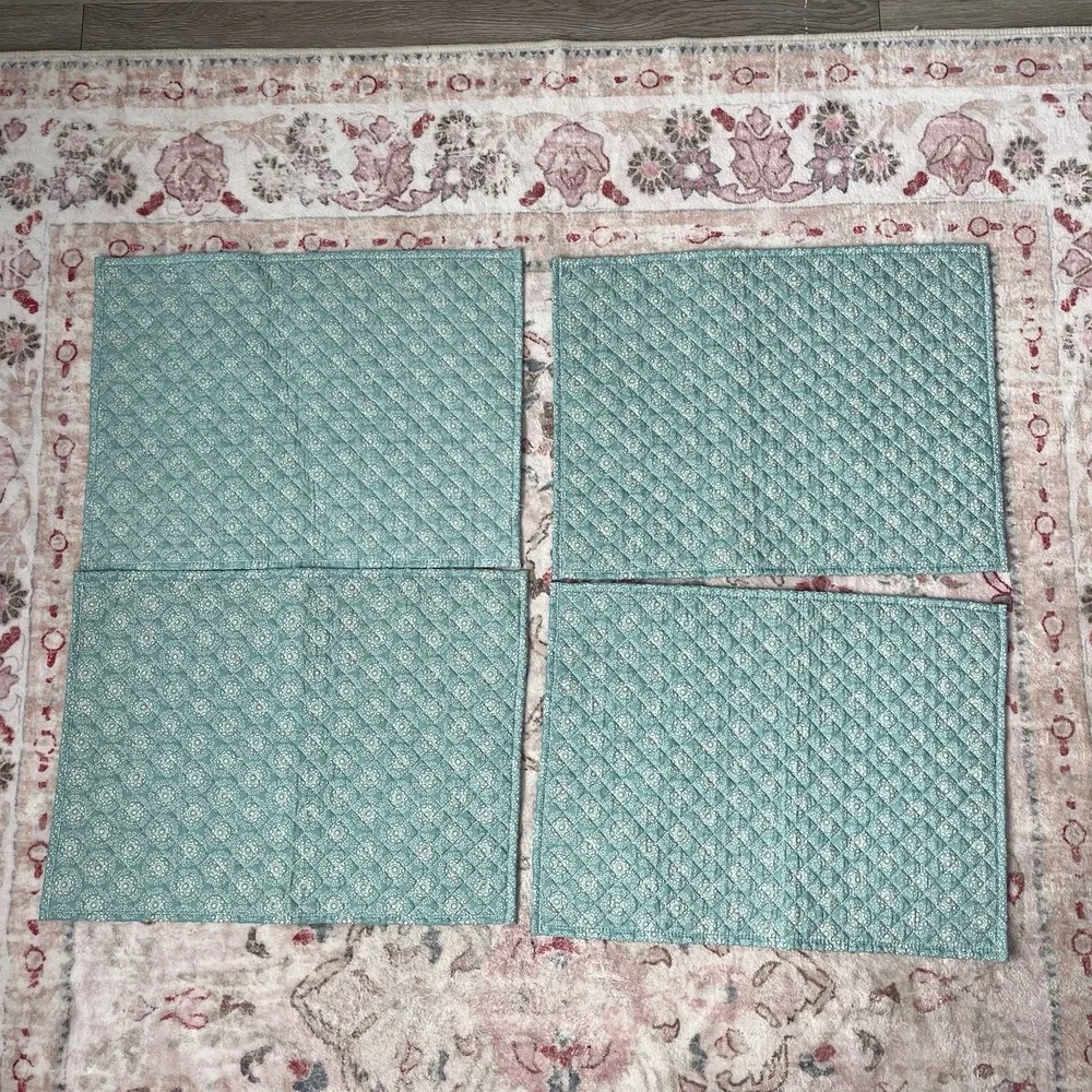 The Pioneer Woman Patchwork Placemats Quilted Reversible Floral 14x19‎ Set Of 4